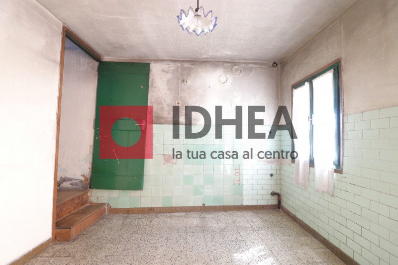 FONTANE 
CASA SINGOLA COMPOSTA DA DUE UNITA' ABITATIVE A FONTANE RIF. "AVV6" 

L'agenzia immobili...