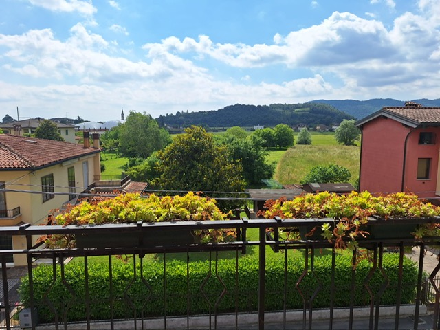 Ti presentiamo questa affascinante bifamiliare situata nel ricercato quartiere di Santa Croce Big...