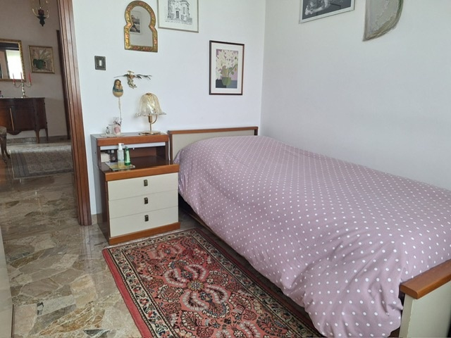 Ti presentiamo questa affascinante bifamiliare situata nel ricercato quartiere di Santa Croce Big...