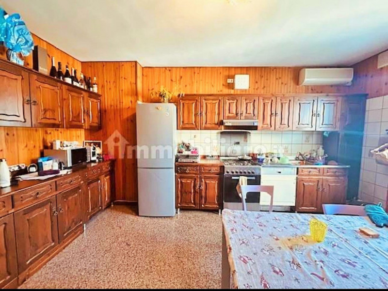 Castelfranco V.to: in zona via Verdi proponiamo alla vendita una porzione di bifamiliare indipend...