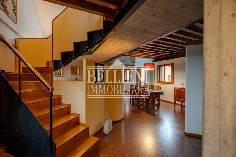 CENTRO STORICO - Proponiamo in vendita in una delle zone più affascinanti del centro storico un a...