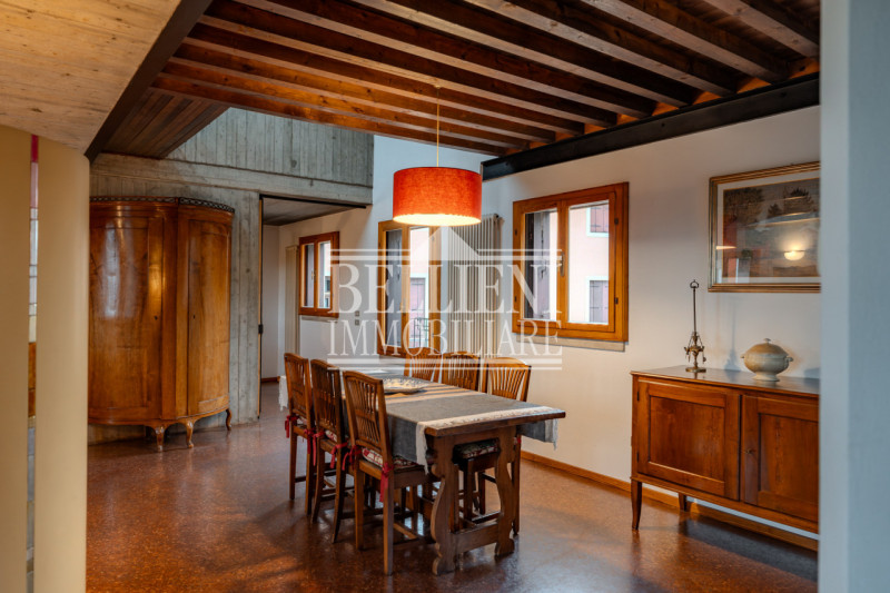 CENTRO STORICO - Proponiamo in vendita in una delle zone più affascinanti del centro storico un a...