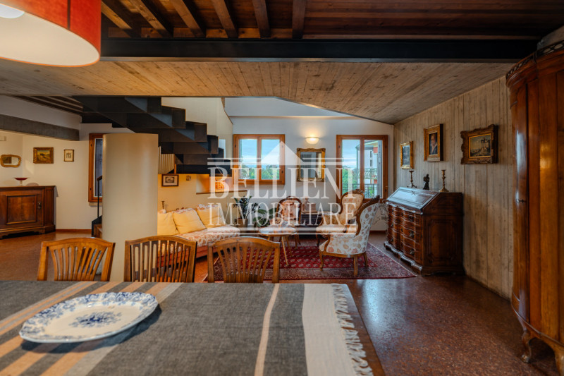 CENTRO STORICO - Proponiamo in vendita in una delle zone più affascinanti del centro storico un a...