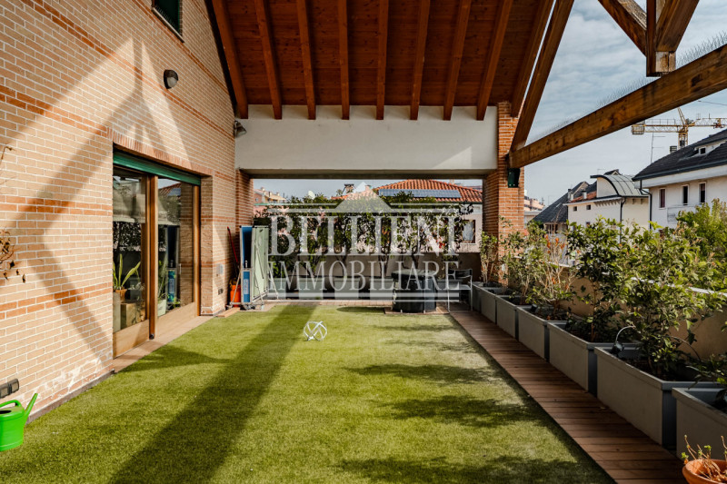 ZONA TEATRO NUOVO - In una delle zone più ricercate di Vicenza Ovest, a breve distanza dal centro...