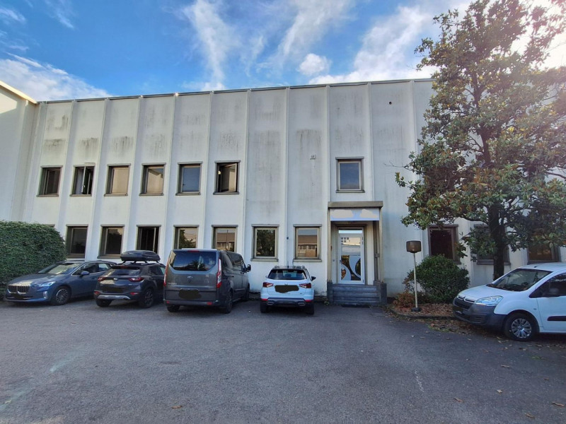 Baranzate Vendita Capannone
