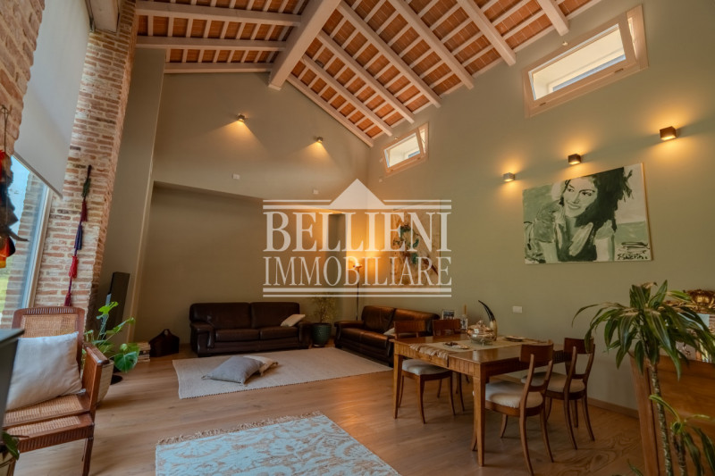 ZONA BERTESINA - proponiamo in vendita affascinante rustico immerso nel verde ma allo stesso temp...