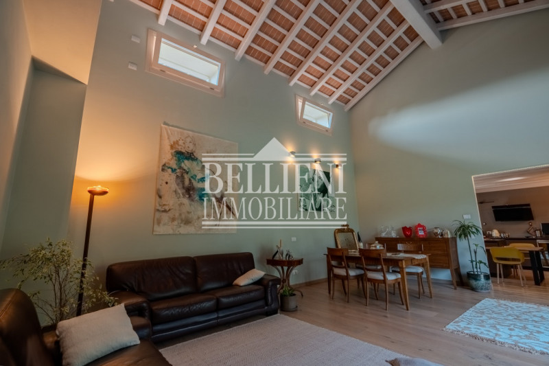 ZONA BERTESINA - proponiamo in vendita affascinante rustico immerso nel verde ma allo stesso temp...