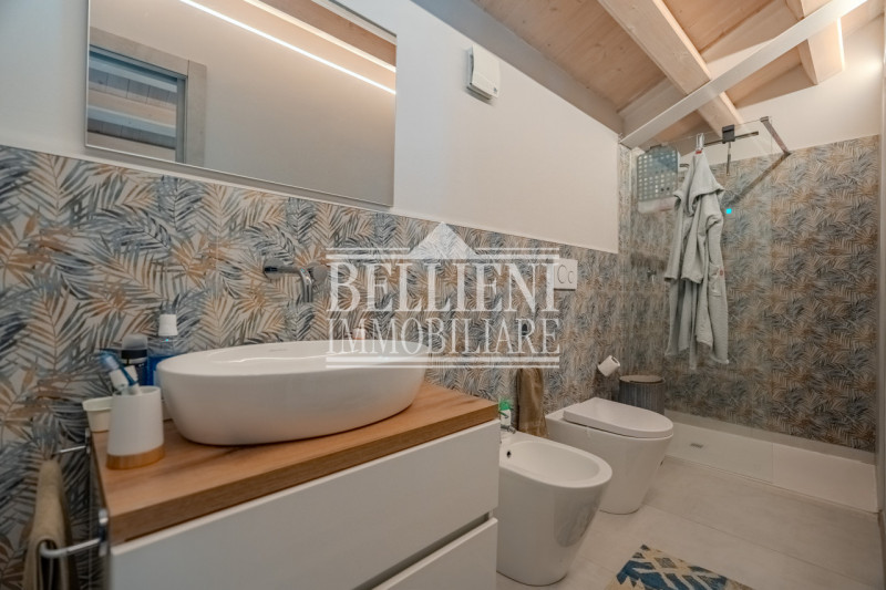 ZONA BERTESINA - proponiamo in vendita affascinante rustico immerso nel verde ma allo stesso temp...