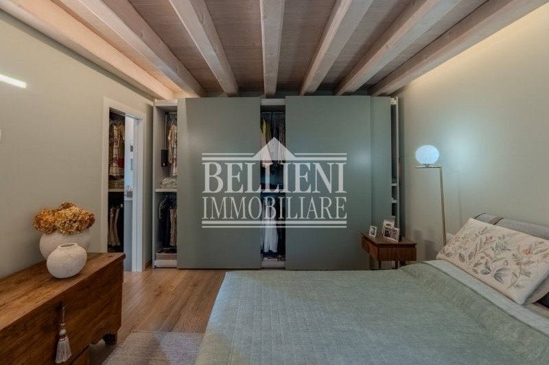 ZONA BERTESINA - proponiamo in vendita affascinante rustico immerso nel verde ma allo stesso temp...