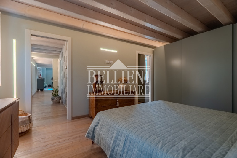 ZONA BERTESINA - proponiamo in vendita affascinante rustico immerso nel verde ma allo stesso temp...