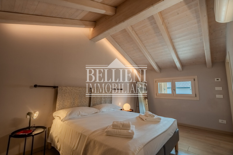 ZONA BERTESINA - proponiamo in vendita affascinante rustico immerso nel verde ma allo stesso temp...