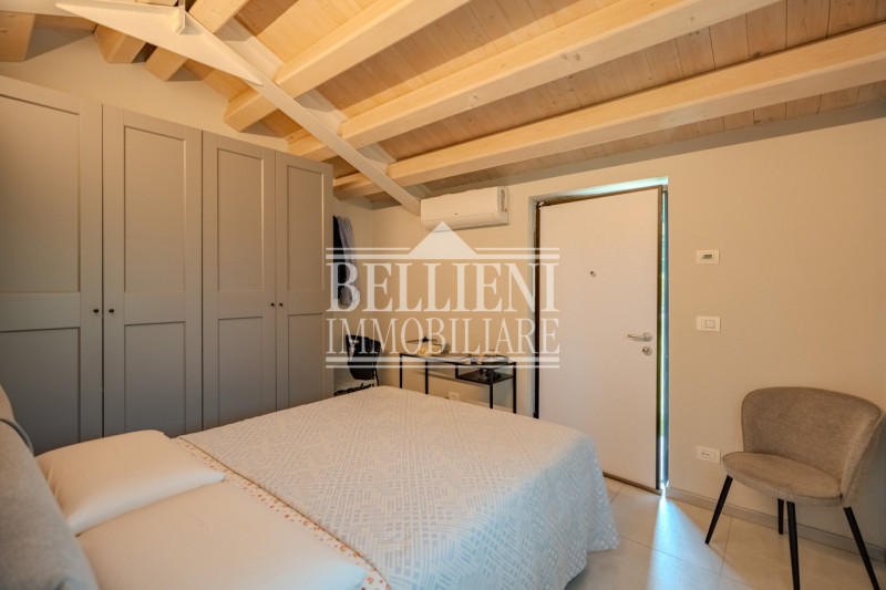 ZONA BERTESINA - proponiamo in vendita affascinante rustico immerso nel verde ma allo stesso temp...