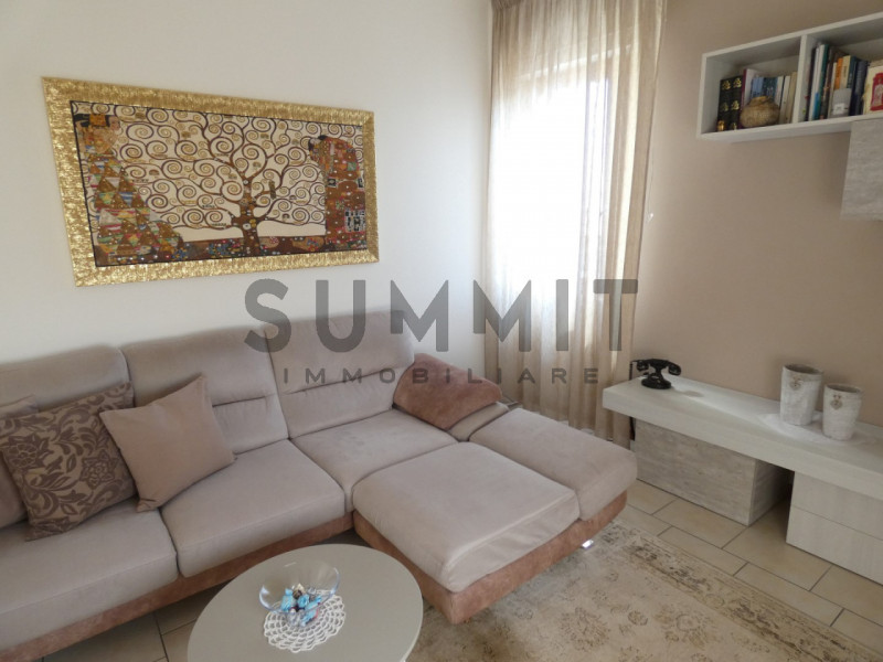SANTORSO: in zona molto ricercata e tranquilla TRICAMERE non arredato al primo piano con terrazzo...