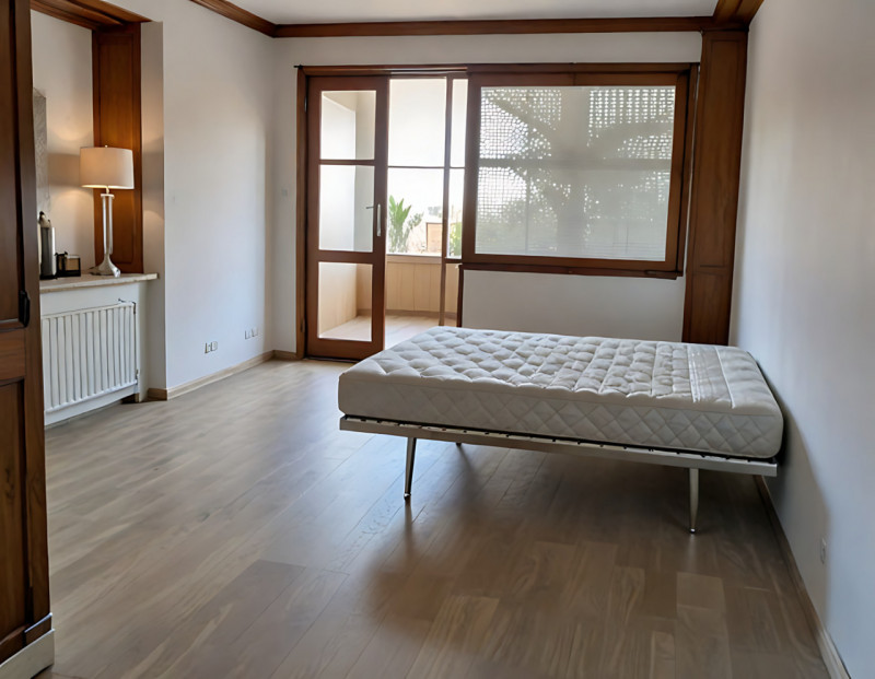 (Per INFO 3316190143) A Montebelluna, in zona centrale, proponiamo in vendita bellissimo attico a...