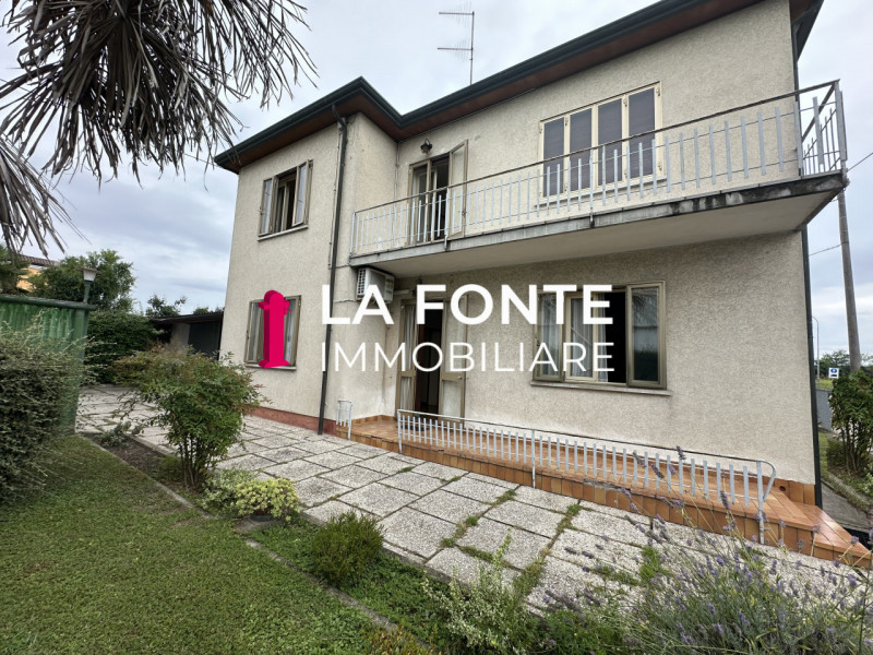 CAPRICCIO DI VIGONZA - CASA SINGOLA - con ampi spazi e potenzialità in un'ottima zona, questa abi...