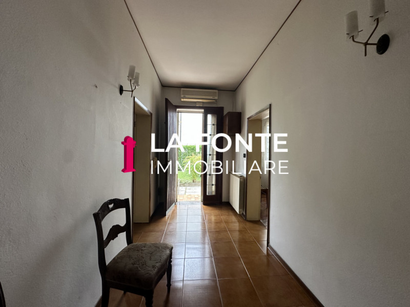 CAPRICCIO DI VIGONZA - CASA SINGOLA - con ampi spazi e potenzialità in un'ottima zona, questa abi...