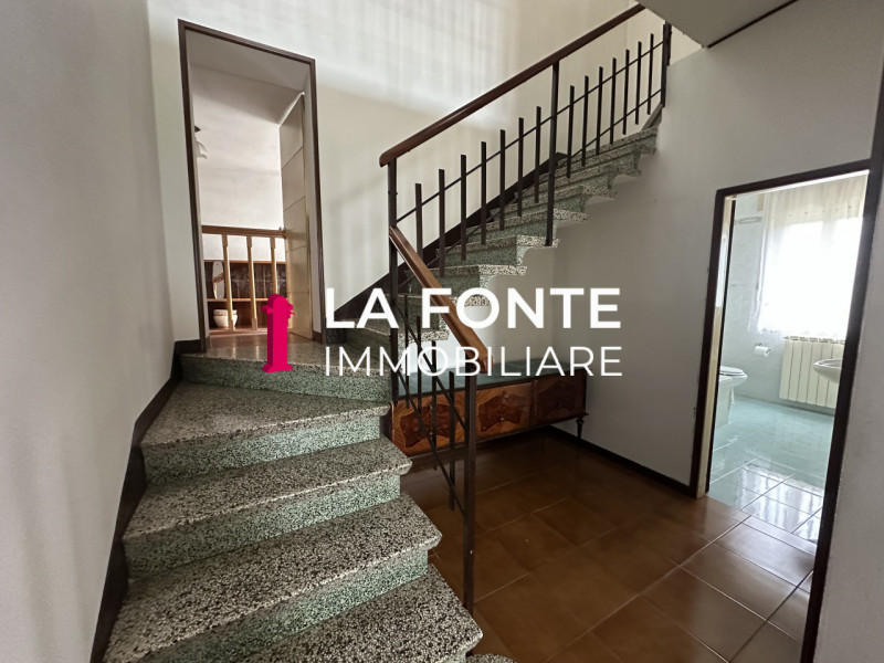 CAPRICCIO DI VIGONZA - CASA SINGOLA - con ampi spazi e potenzialità in un'ottima zona, questa abi...