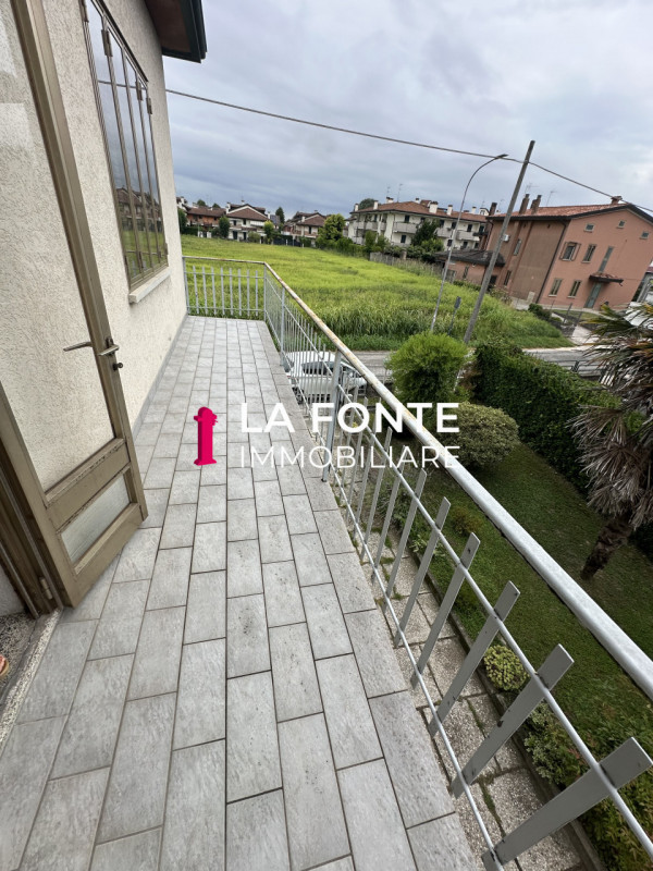 CAPRICCIO DI VIGONZA - CASA SINGOLA - con ampi spazi e potenzialità in un'ottima zona, questa abi...