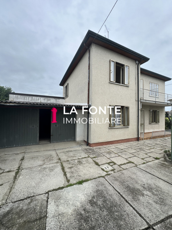 CAPRICCIO DI VIGONZA - CASA SINGOLA - con ampi spazi e potenzialità in un'ottima zona, questa abi...