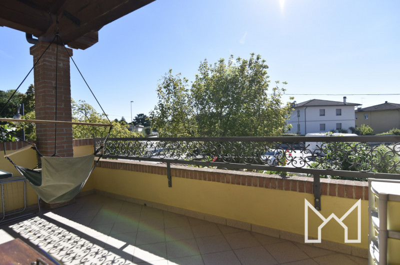 BASSANO DEL GRAPPA - In zona centro studi proponiamo abitazione indipendente disposta su due live...