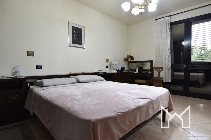 BASSANO DEL GRAPPA - In zona centro studi proponiamo abitazione indipendente disposta su due live...