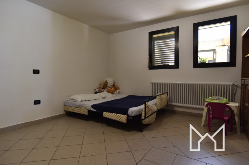 BASSANO DEL GRAPPA - In zona centro studi proponiamo abitazione indipendente disposta su due live...