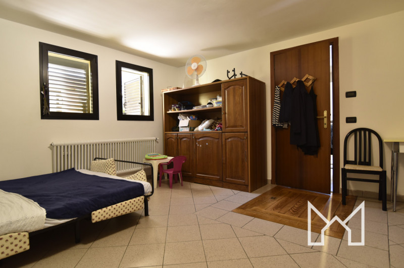 BASSANO DEL GRAPPA - In zona centro studi proponiamo abitazione indipendente disposta su due live...