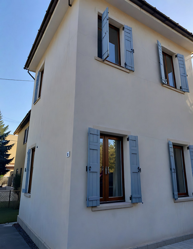 (Per INFO Sara 351 9614491) A Treviso, in contesto tranquillo e riservato, in zona Selvana, propo...