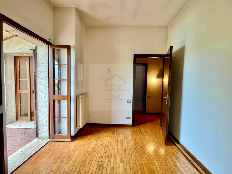 ABANO TERME – ZONA CENTRALE 

PORZIONE DI BIFAMILIARE CON 4 CAMERE 

In posizione tranquilla e co...