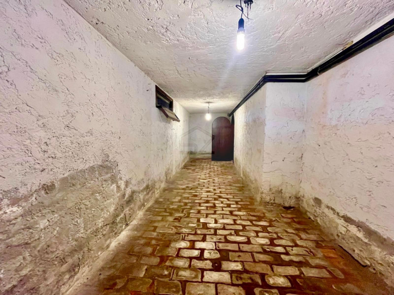 ABANO TERME – ZONA CENTRALE 

PORZIONE DI BIFAMILIARE CON 4 CAMERE 

In posizione tranquilla e co...