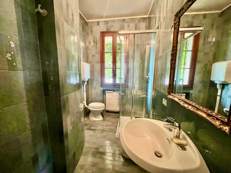 ABANO TERME – ZONA CENTRALE 

PORZIONE DI BIFAMILIARE CON 4 CAMERE 

In posizione tranquilla e co...