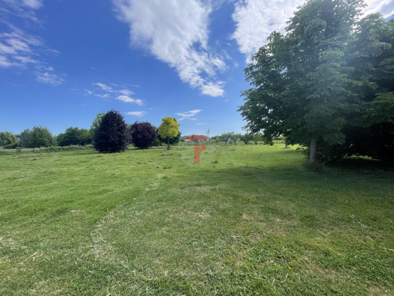 Benvenuti in questa residenza di prestigio che rappresenta un perfetto equilibrio tra lusso conte...