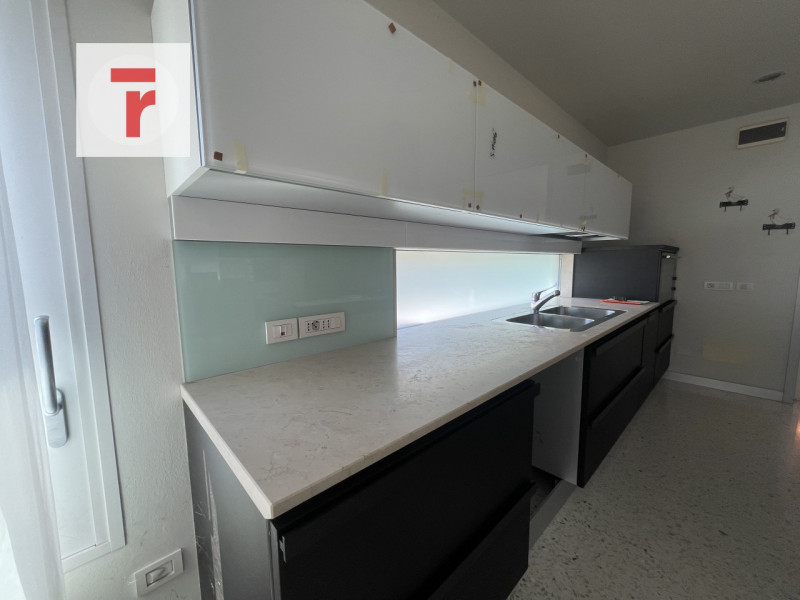 Benvenuti in questa residenza di prestigio che rappresenta un perfetto equilibrio tra lusso conte...