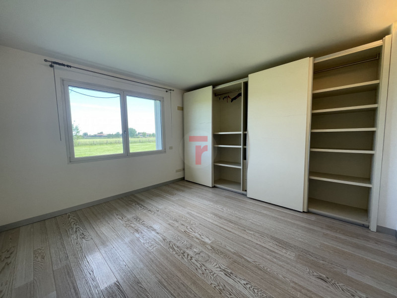 Benvenuti in questa residenza di prestigio che rappresenta un perfetto equilibrio tra lusso conte...