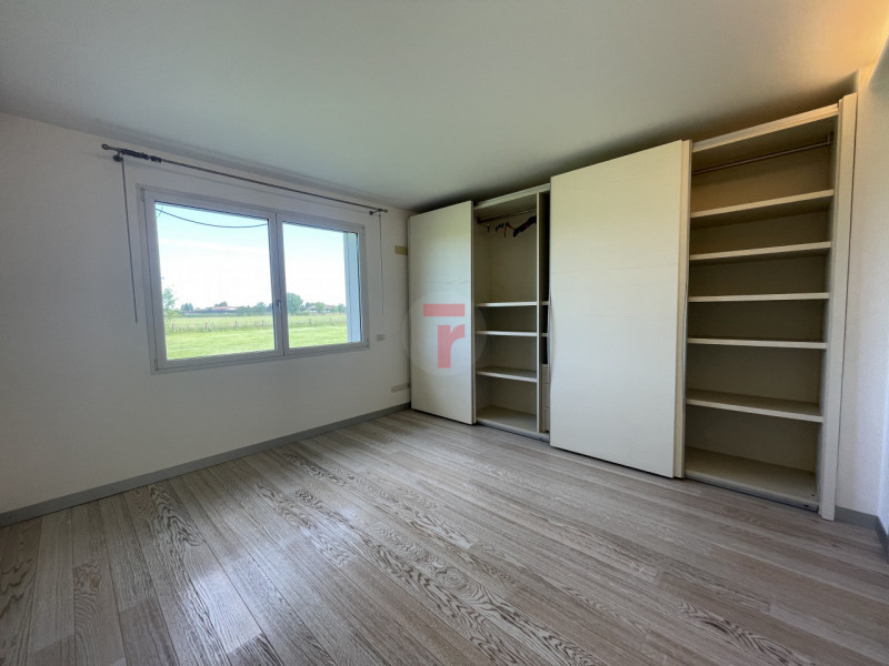 Benvenuti in questa residenza di prestigio che rappresenta un perfetto equilibrio tra lusso conte...