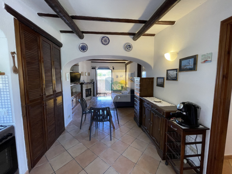 Situato nel cuore di Panza, una delle località più incantevoli del comune di Forio, proponiamo in...