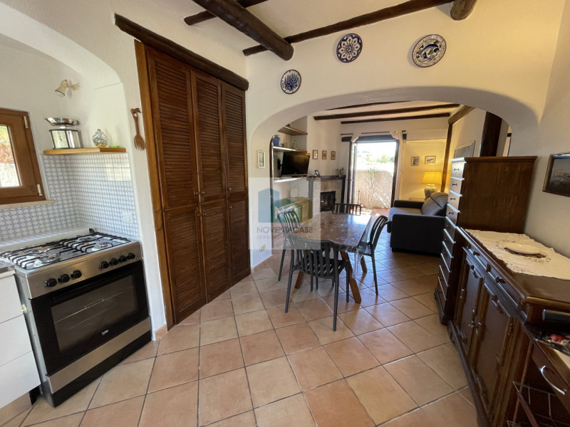 Situato nel cuore di Panza, una delle località più incantevoli del comune di Forio, proponiamo in...