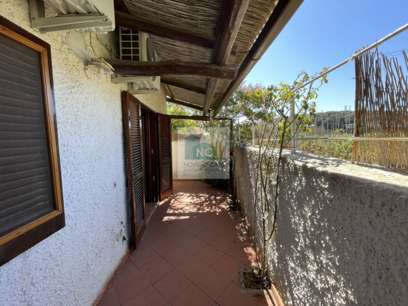 Situato nel cuore di Panza, una delle località più incantevoli del comune di Forio, proponiamo in...