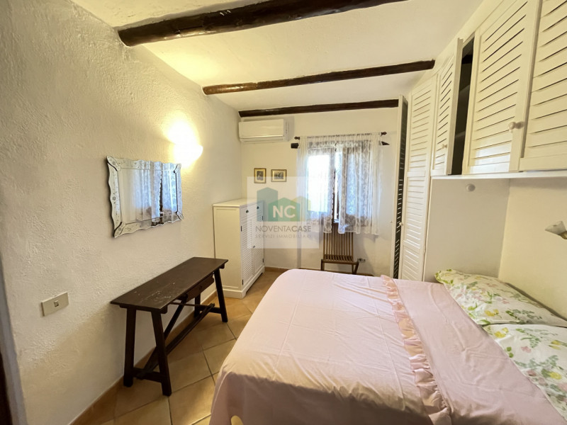 Situato nel cuore di Panza, una delle località più incantevoli del comune di Forio, proponiamo in...