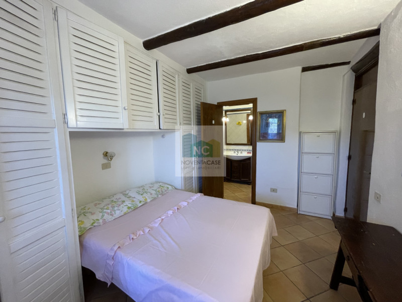 Situato nel cuore di Panza, una delle località più incantevoli del comune di Forio, proponiamo in...