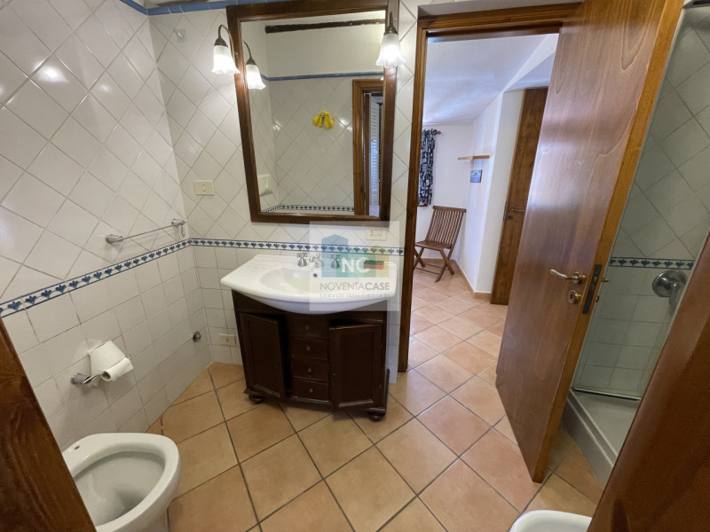 Situato nel cuore di Panza, una delle località più incantevoli del comune di Forio, proponiamo in...