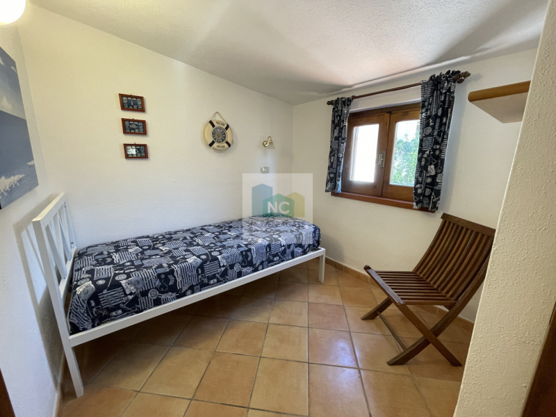 Situato nel cuore di Panza, una delle località più incantevoli del comune di Forio, proponiamo in...