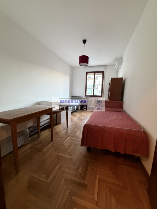 Padova centro (corso Milano): Se state cercando un'abitazione spaziosa e luminosa, non perdete qu...