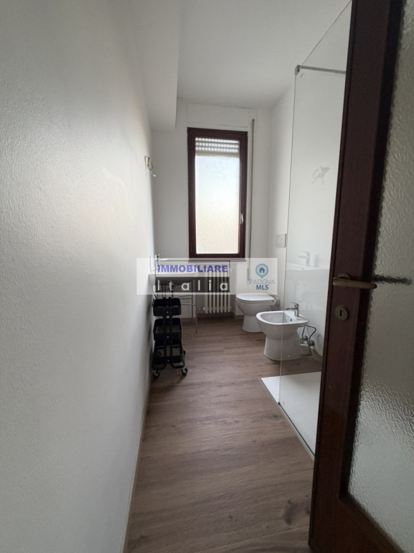 Padova centro (corso Milano): Se state cercando un'abitazione spaziosa e luminosa, non perdete qu...