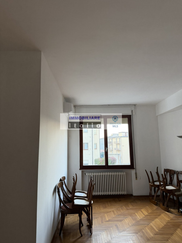 Padova centro (corso Milano): Se state cercando un'abitazione spaziosa e luminosa, non perdete qu...