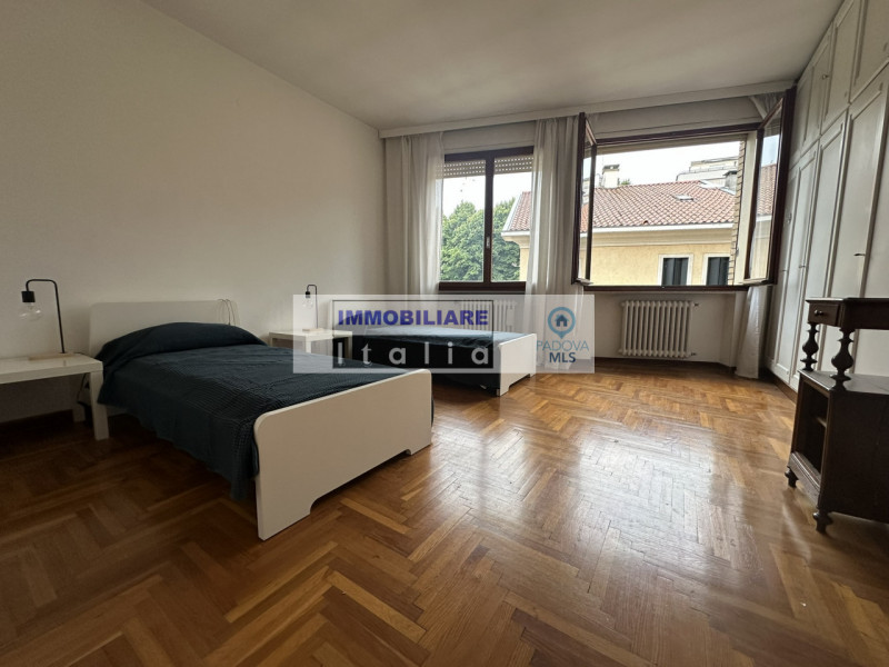 Annuncio dedicato alla locazione per STUDENTI UNIVERSITARI: Se state cercando un'abitazione spazi...