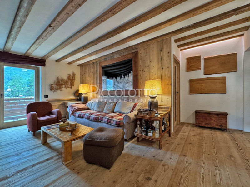 Rif. A5326 - Nel cuore pulsante di Cortina d’Ampezzo, a soli 3 minuti a piedi da Corso Italia e d...