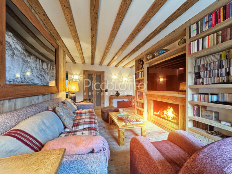 Rif. A5326 - Nel cuore pulsante di Cortina d’Ampezzo, a soli 3 minuti a piedi da Corso Italia e d...