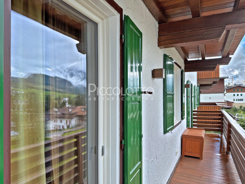 Rif. A5326 - Nel cuore pulsante di Cortina d’Ampezzo, a soli 3 minuti a piedi da Corso Italia e d...
