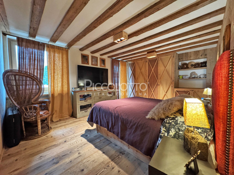 Rif. A5326 - Nel cuore pulsante di Cortina d’Ampezzo, a soli 3 minuti a piedi da Corso Italia e d...